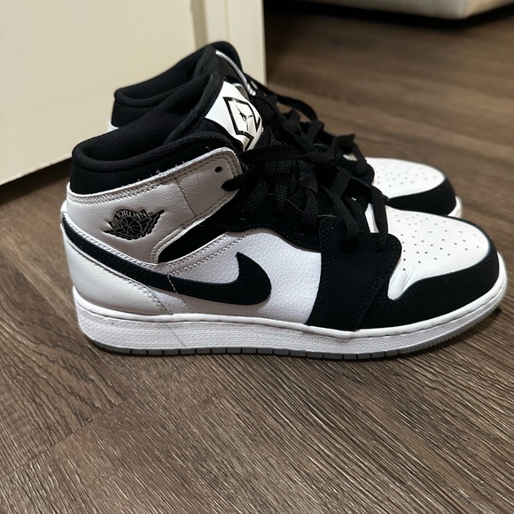 Jordan 1 Mid Diamond Shorts (GS) - Picture 5 of 8